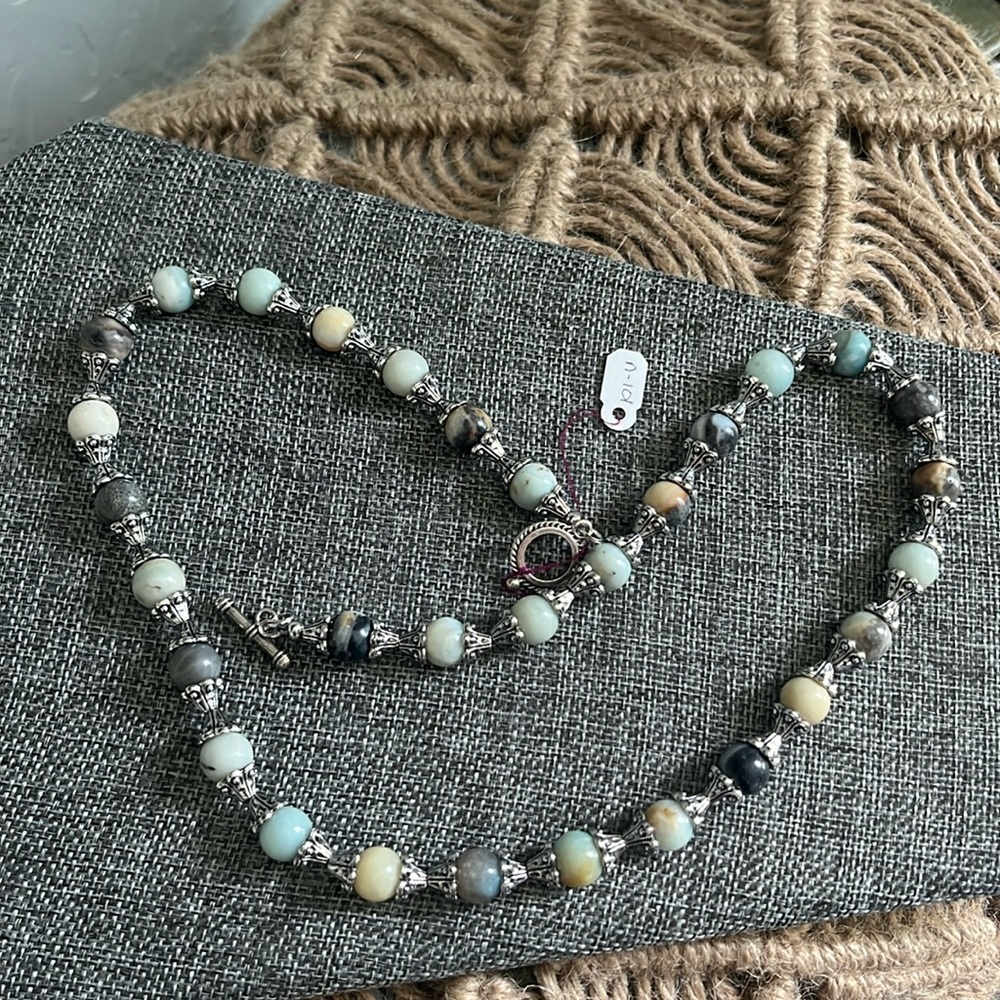 Glass multicolored marbled speckled beaded circle silver tone toggled necklace - Picture 7 of 10